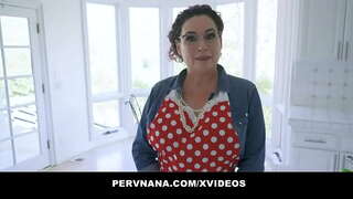 Ouma Amanda Ryder se Geheime Beroep Toon Haar Stepgrandson die Eerste Hand