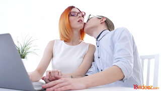 18videoz - Anale–sex open nuwe horisonne vir hierdie gretig teeny