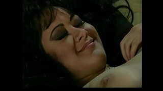 Porn diyosa Asya Carerra brown ang buhok, tite