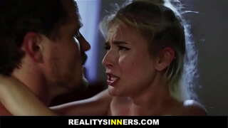 Cumming Op De Grousse Arsch Ménger Schrëtt Sis RealitySinners.com